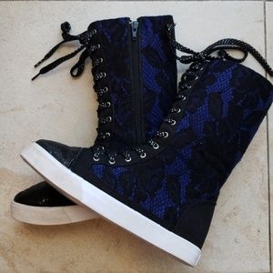 Disney high lace up dressy girl sneakers Sz 4